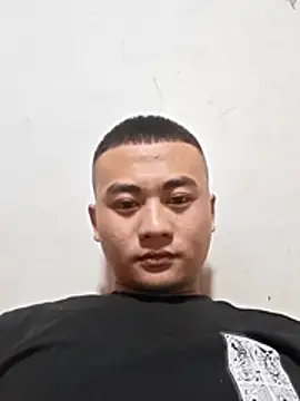 Snapshot of xiaocui06 chatting on March 10, 12:21 pm xiaocui06 online show from March 10, 12:21 pm