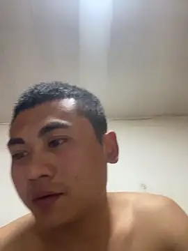 Snapshot of xiaocui06 chatting on March 29, 12:05 pm xiaocui06 online show from March 29, 12:05 pm