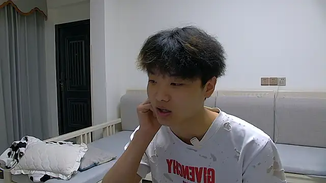 Snapshot of icecream-002 chatting on March 10, 7:24 am icecream-002 online show from March 10, 7:24 am