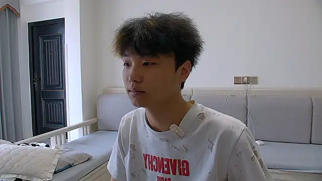 Snapshot of icecream-002 chatting on March 11, 6:08 am icecream-002 online show from March 11, 6:08 am