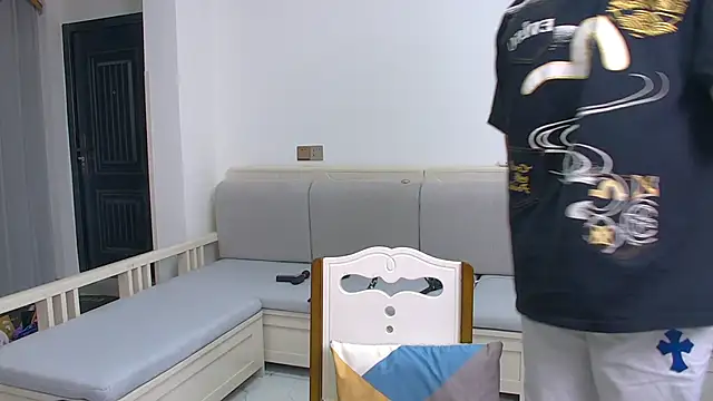 Snapshot of icecream-002 chatting on March 13, 10:22 am icecream-002 online show from March 13, 10:22 am