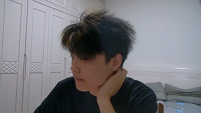 Snapshot of icecream-002 chatting on March 14, 10:21 am icecream-002 online show from March 14, 10:21 am