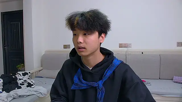 Snapshot of icecream-002 chatting on March 20, 9:47 am icecream-002 online show from March 20, 9:47 am