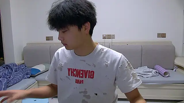 Snapshot of icecream-002 chatting on March 22, 10:07 am icecream-002 online show from March 22, 10:07 am