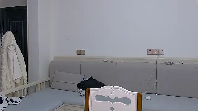 Snapshot of icecream-002 chatting on March 23, 9:57 am icecream-002 online show from March 23, 9:57 am