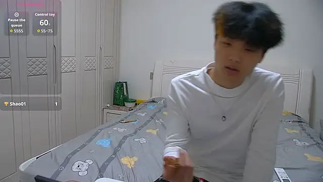 Snapshot of icecream-002 chatting on March 27, 10:37 am icecream-002 online show from March 27, 10:37 am