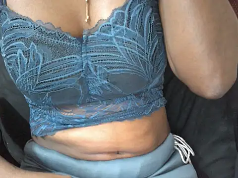 Couplehot00 online show from June 16, 7:33 am