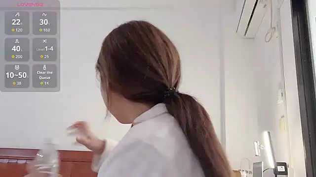 Snapshot of D-Dandan chatting on March 26, 5:57 am D-Dandan online show from March 26, 5:57 am