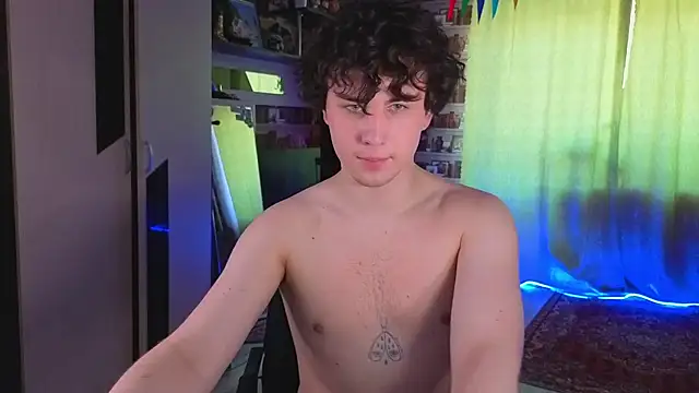 Snapshot of AdrianChill chatting on March 19, 10:19 am AdrianChill online show from March 19, 10:19 am