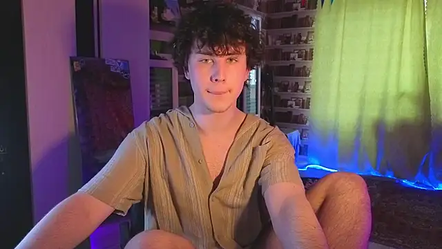 Snapshot of AdrianChill chatting on March 21, 10:31 am AdrianChill online show from March 21, 10:31 am