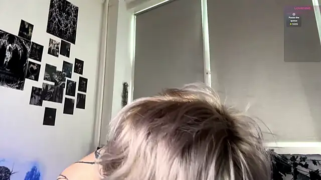 KizzieSherbert online show from June 6, 11:04 am