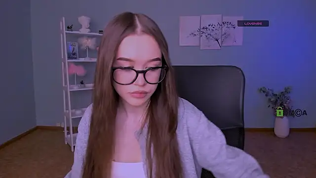 Snapshot of nila_eclipse chatting on March 15, 9:26 am nila eclipse online show from March 15, 9:26 am