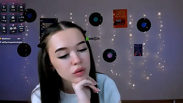 Snapshot of nila_eclipse chatting on March 29, 11:54 am nila eclipse online show from March 29, 11:54 am