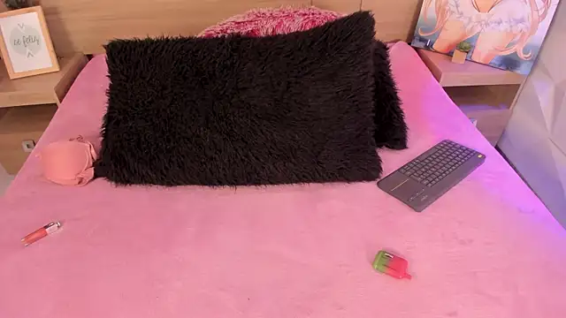 KittyVelve online show from May 22, 1:50 pm