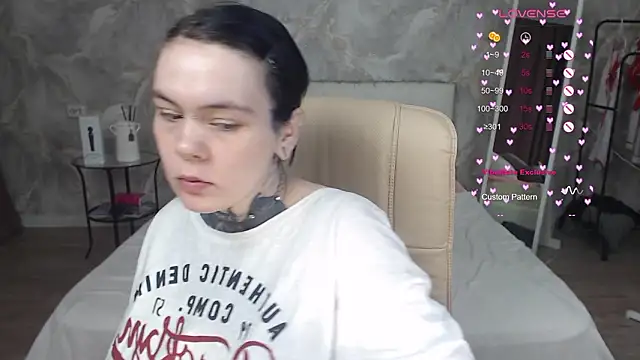 Qwerty Anna Lbo online show from March 23, 2:10 pm