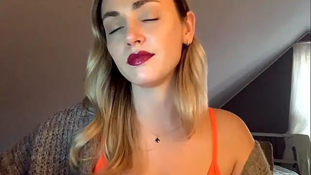 Snapshot of ScarlettSensitive chatting on March 12, 3:40 pm ScarlettSensitive online show from March 12, 3:40 pm