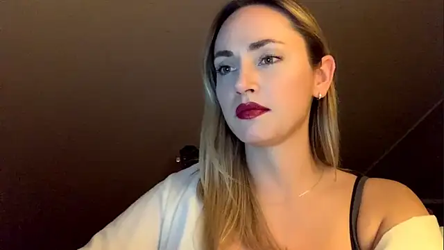 Snapshot of ScarlettSensitive chatting on March 24, 9:20 pm ScarlettSensitive online show from March 24, 9:20 pm