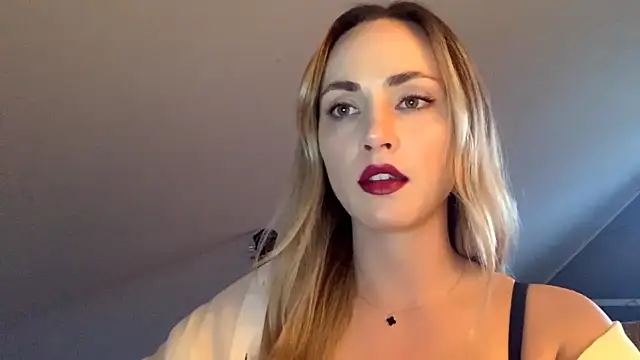 Snapshot of ScarlettSensitive chatting on March 26, 4:12 pm ScarlettSensitive online show from March 26, 4:12 pm