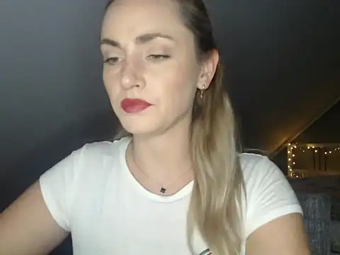 ScarlettSensitive online show from June 8, 8:31 pm