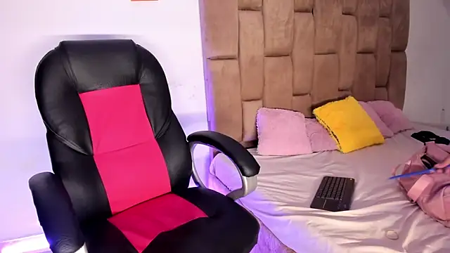 Snapshot of joeli_sweet chatting on March 9, 10:36 pm joeli sweet online show from March 9, 10:36 pm