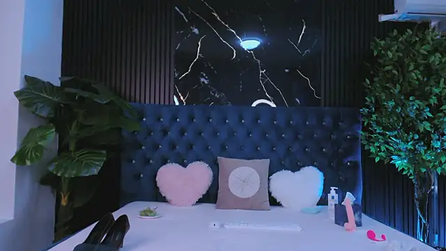 Snapshot of EllieKnights chatting on March 22, 8:01 pm EllieKnights online show from March 22, 8:01 pm