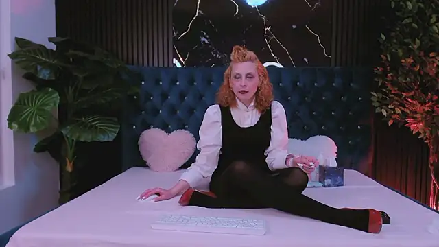 Snapshot of EllieKnights chatting on March 23, 8:46 pm EllieKnights online show from March 23, 8:46 pm