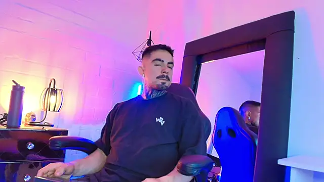 Snapshot of Dallas_Whitee chatting on March 25, 7:42 pm Dallas Whitee online show from March 25, 7:42 pm