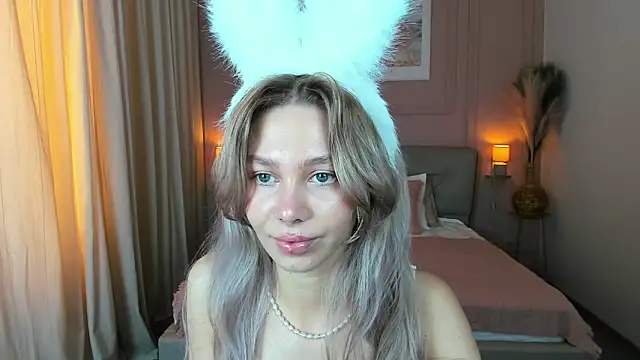 Snapshot of LuluAlis chatting on March 17, 2:20 pm LuluAlis online show from March 17, 2:20 pm