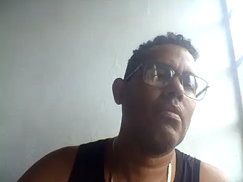 Snapshot of thonyj238 chatting on March 12, 7:20 pm thonyj238 online show from March 12, 7:20 pm