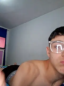 AxelKiran online show from April 19, 1:27 am