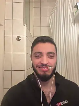 Snapshot of SoftAmjad chatting on April 6, 2:53 am SoftAmjad online show from April 6, 2:53 am