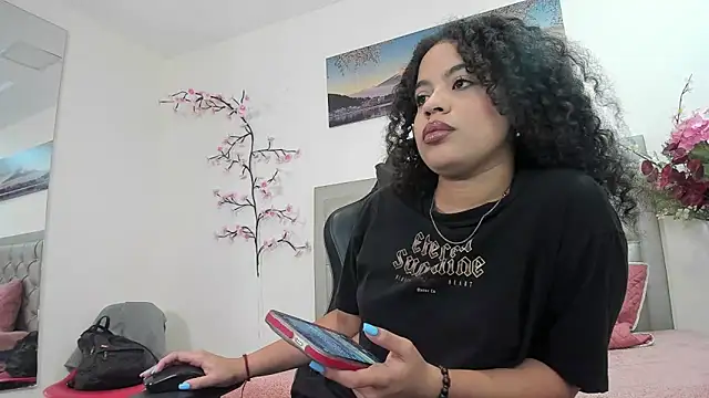 Snapshot of katie__bloom chatting on March 25, 3:51 pm katie bloom online show from March 25, 3:51 pm