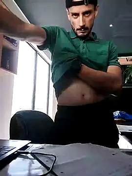 Snapshot of LiL-DRapXXX chatting on April 11, 10:41 am LiL-DRapXXX online show from April 11, 10:41 am