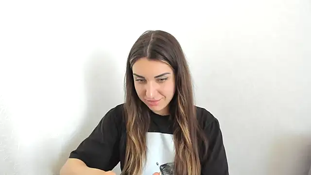 Snapshot of summmmersky1 chatting on March 10, 11:37 am summmmersky1 online show from March 10, 11:37 am