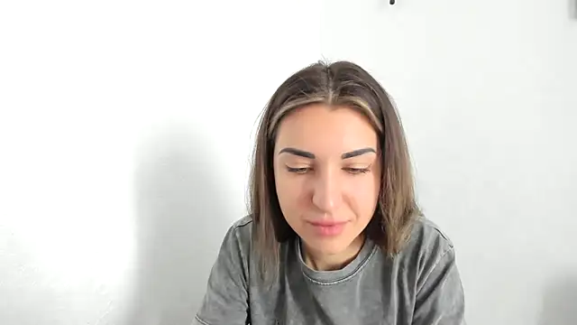 Snapshot of summmmersky1 chatting on March 22, 9:23 am summmmersky1 online show from March 22, 9:23 am