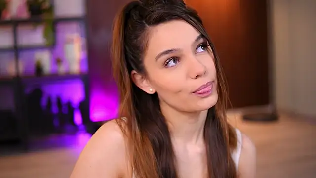 Lena Laurent online show from March 28, 10:15 am