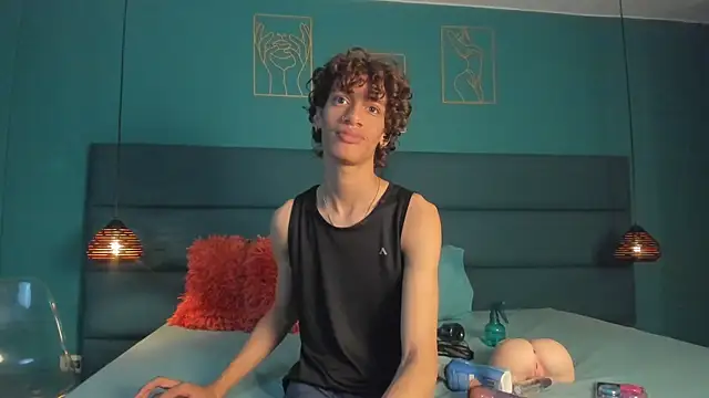 Snapshot of willturneer chatting on March 16, 5:44 am willturneer online show from March 16, 5:44 am