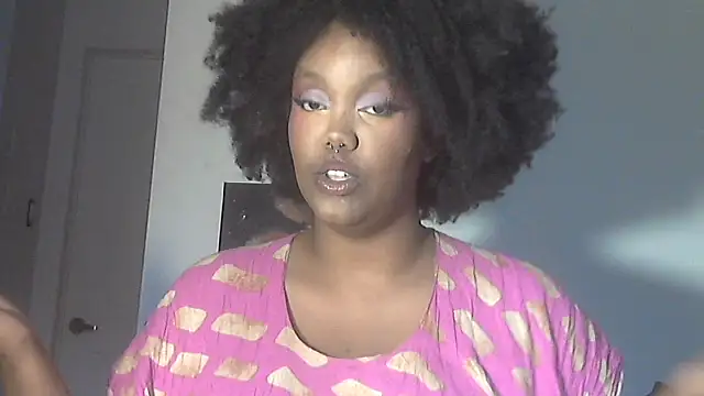 Snapshot of juicy_janet chatting on March 11, 8:04 pm juicy janet online show from March 11, 8:04 pm