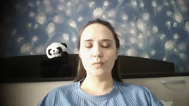 Alisa07qw online show from March 27, 4:07 am