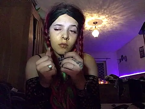 Snapshot of 420Lina666 chatting on March 16, 11:20 pm 420Lina666 online show from March 16, 11:20 pm