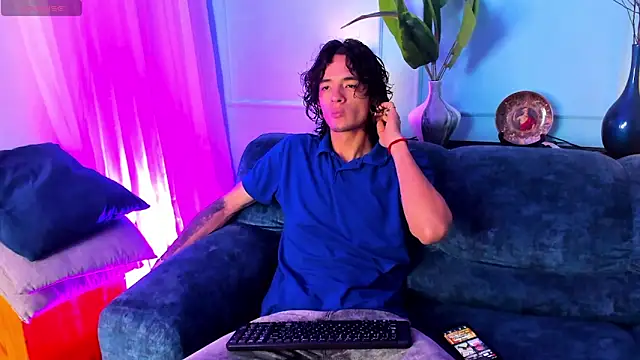 Skinny Mac online show from March 23, 2:21 pm