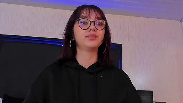 Snapshot of LilithBluum chatting on March 23, 11:36 am LilithBluum online show from March 23, 11:36 am