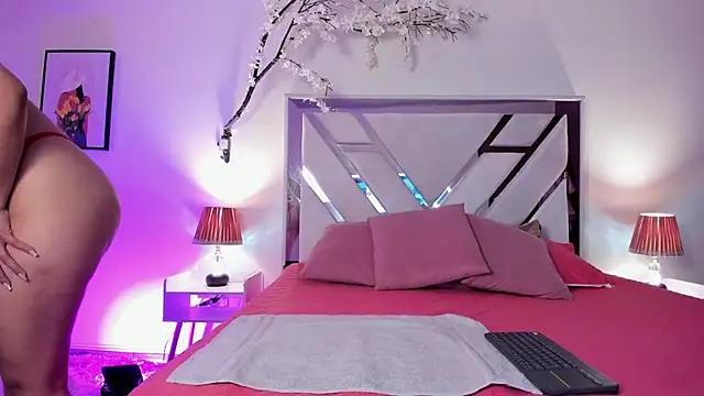 Snapshot of annie_bell__25 chatting on March 23, 11:36 am annie bell 25 online show from March 23, 11:36 am