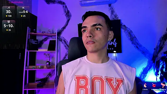 Snapshot of NicoKinggs_ chatting on March 24, 12:43 pm NicoKinggs online show from March 24, 12:43 pm