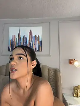 Snapshot of Bella-Ferrer chatting on May 4, 6:59 pm Bella-Ferrer online show from May 4, 6:59 pm