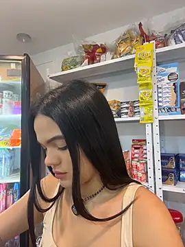 Snapshot of Bella-Ferrer chatting on June 17, 6:09 pm Bella-Ferrer online show from June 17, 6:09 pm