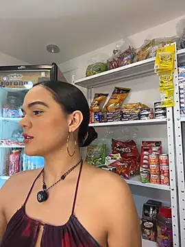 Snapshot of Bella-Ferrer chatting on June 19, 6:23 pm Bella-Ferrer online show from June 19, 6:23 pm