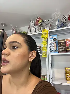 Snapshot of Bella-Ferrer chatting on July 10, 6:10 pm Bella-Ferrer online show from July 10, 6:10 pm