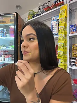 Snapshot of Bella-Ferrer chatting on July 18, 5:39 pm Bella-Ferrer online show from July 18, 5:39 pm