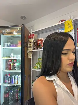 Snapshot of Bella-Ferrer chatting on August 2, 12:09 am Bella-Ferrer online show from August 2, 12:09 am